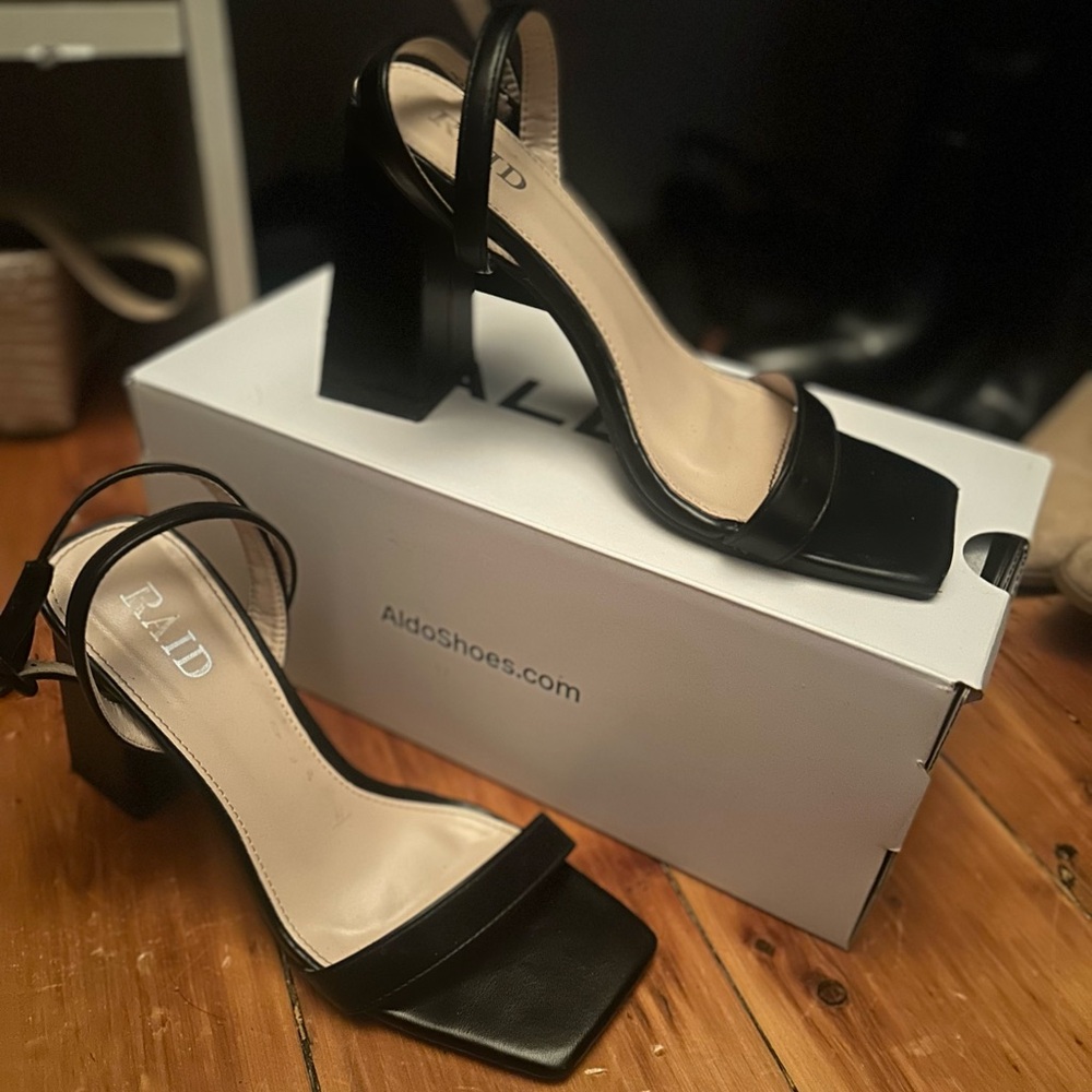 Black Stiletto Heels with Sleek Design